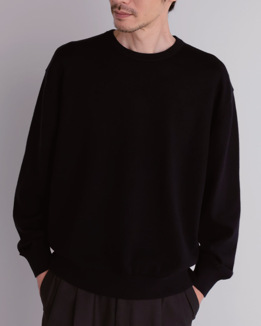 14G Cashmere Mix Crewneck Knit -black-