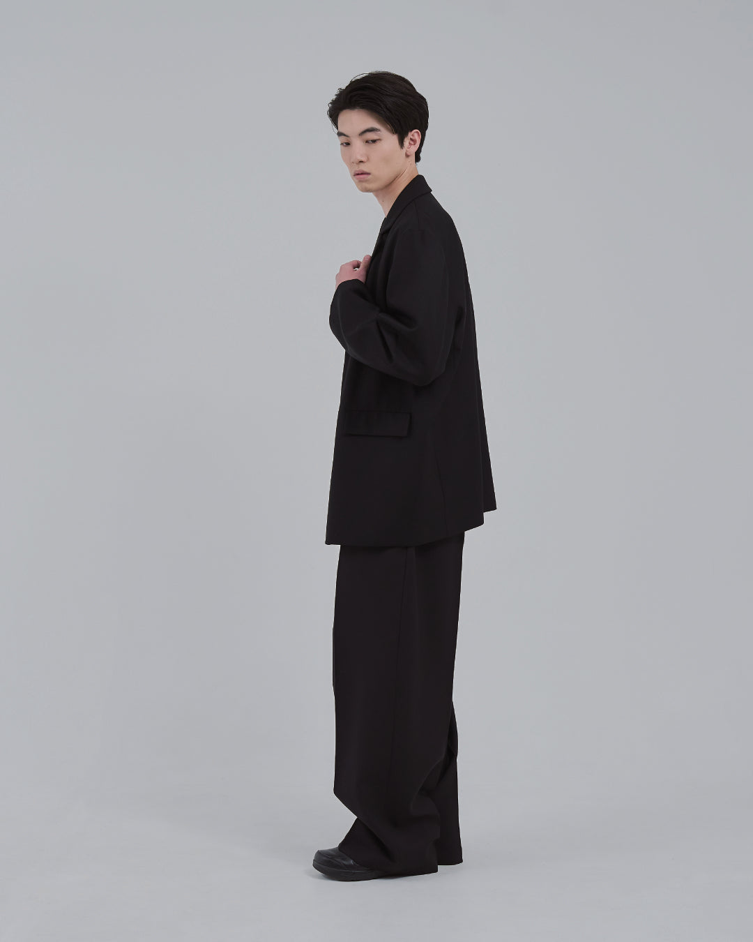 Single-Breasted Tailored Jacket -black-