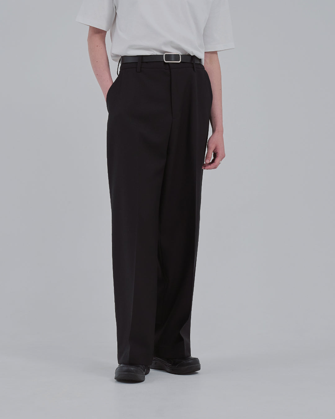 Barrel Leg Wide Slacks -black-
