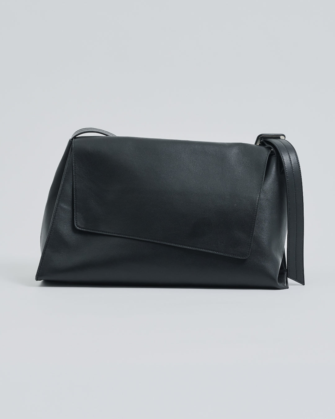 Lamb Leather Flap Shoulder Bag -black-