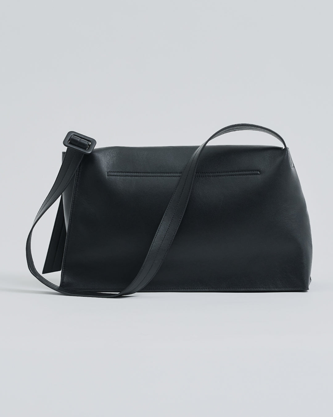 Lamb Leather Flap Shoulder Bag -black-