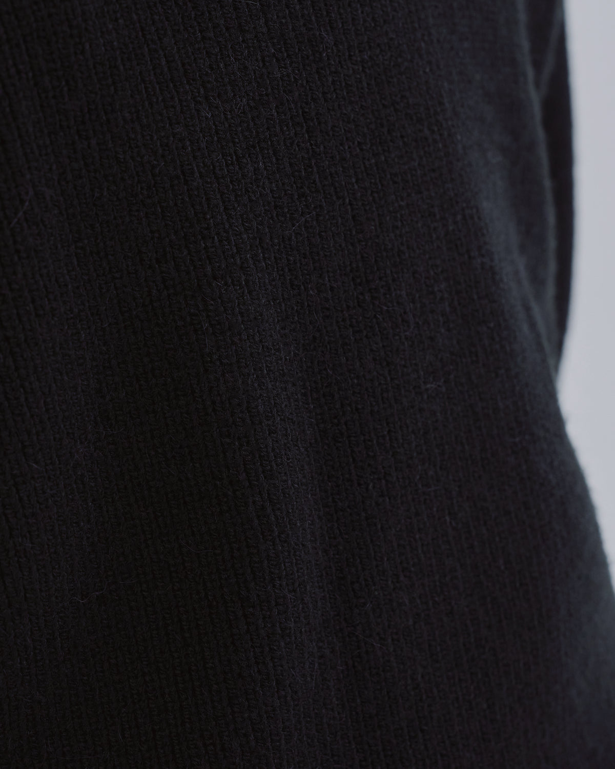Wide Rib Skipper Knit -black-