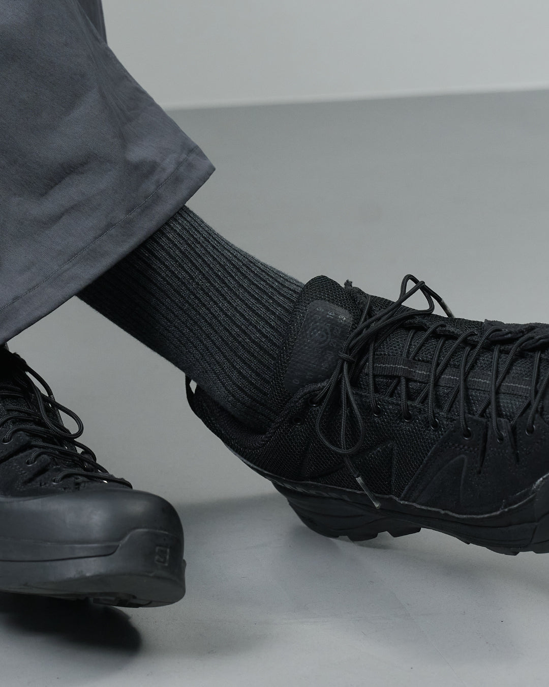 Logo Rib Socks -charcoal-