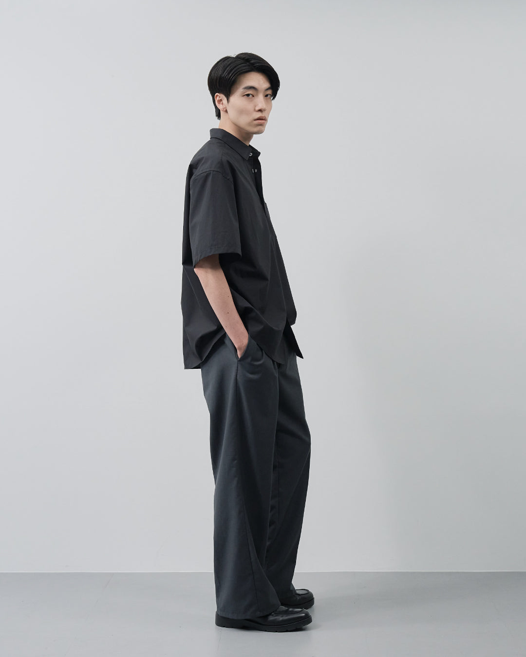 Relaxed Fit S/S Regular Collar Shirt -black-