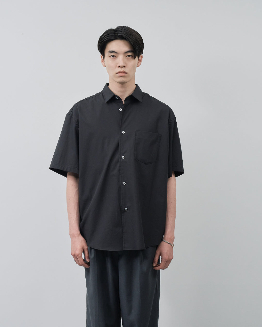 Relaxed Fit S/S Regular Collar Shirt -black-
