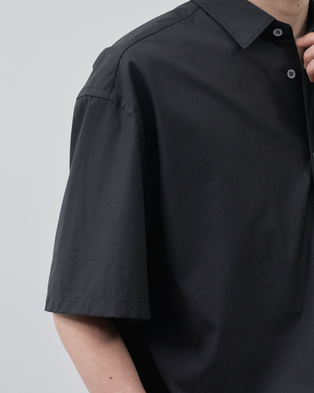 Relaxed Fit S/S Regular Collar Shirt -black-