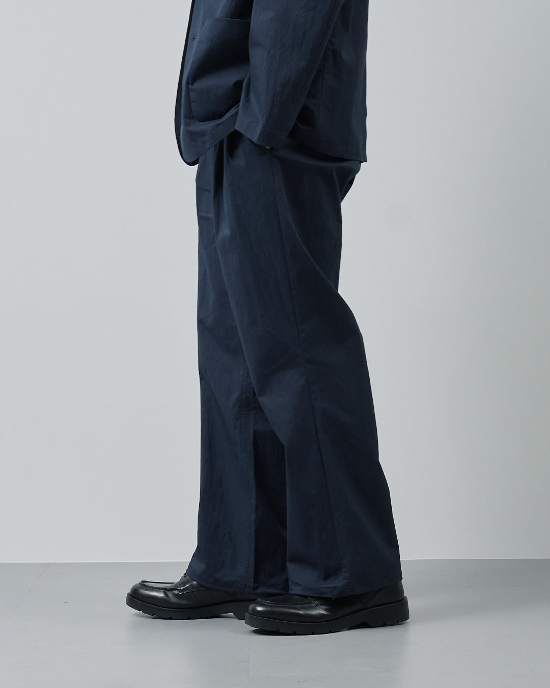 Cotton×Nylon Wide Straight Easy Slacks -navy-