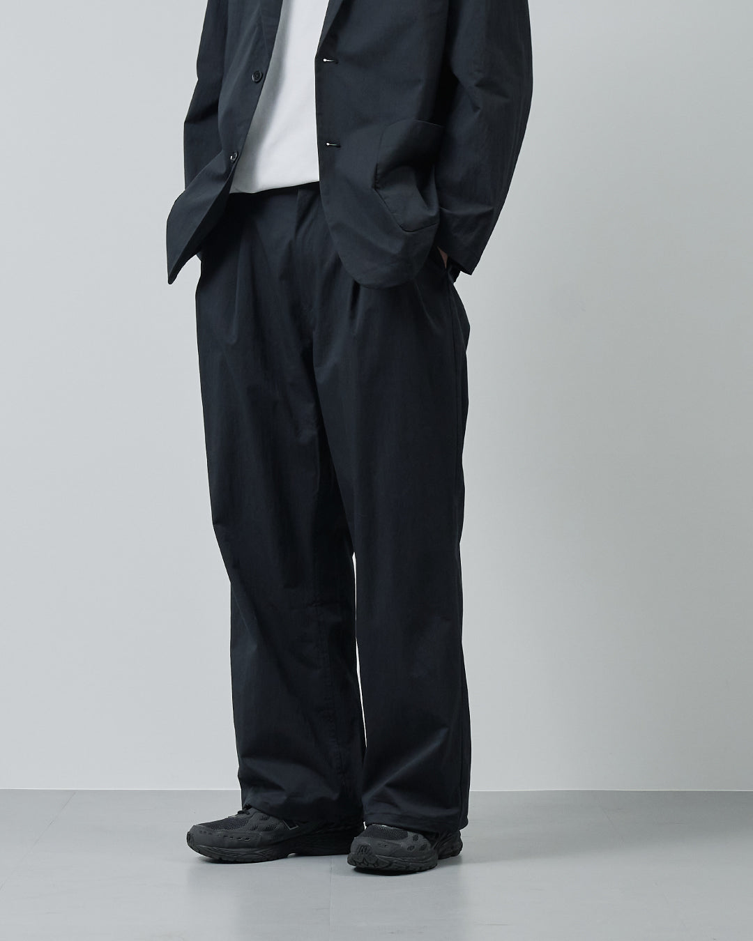 Cotton×Nylon Wide Straight Easy Slacks -black-