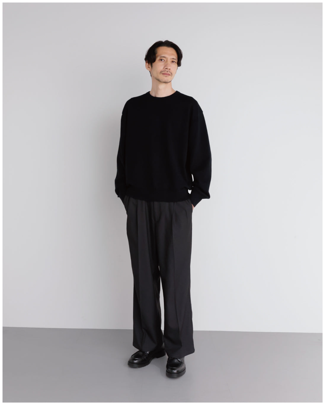 14G Cashmere Mix Crewneck Knit -black-
