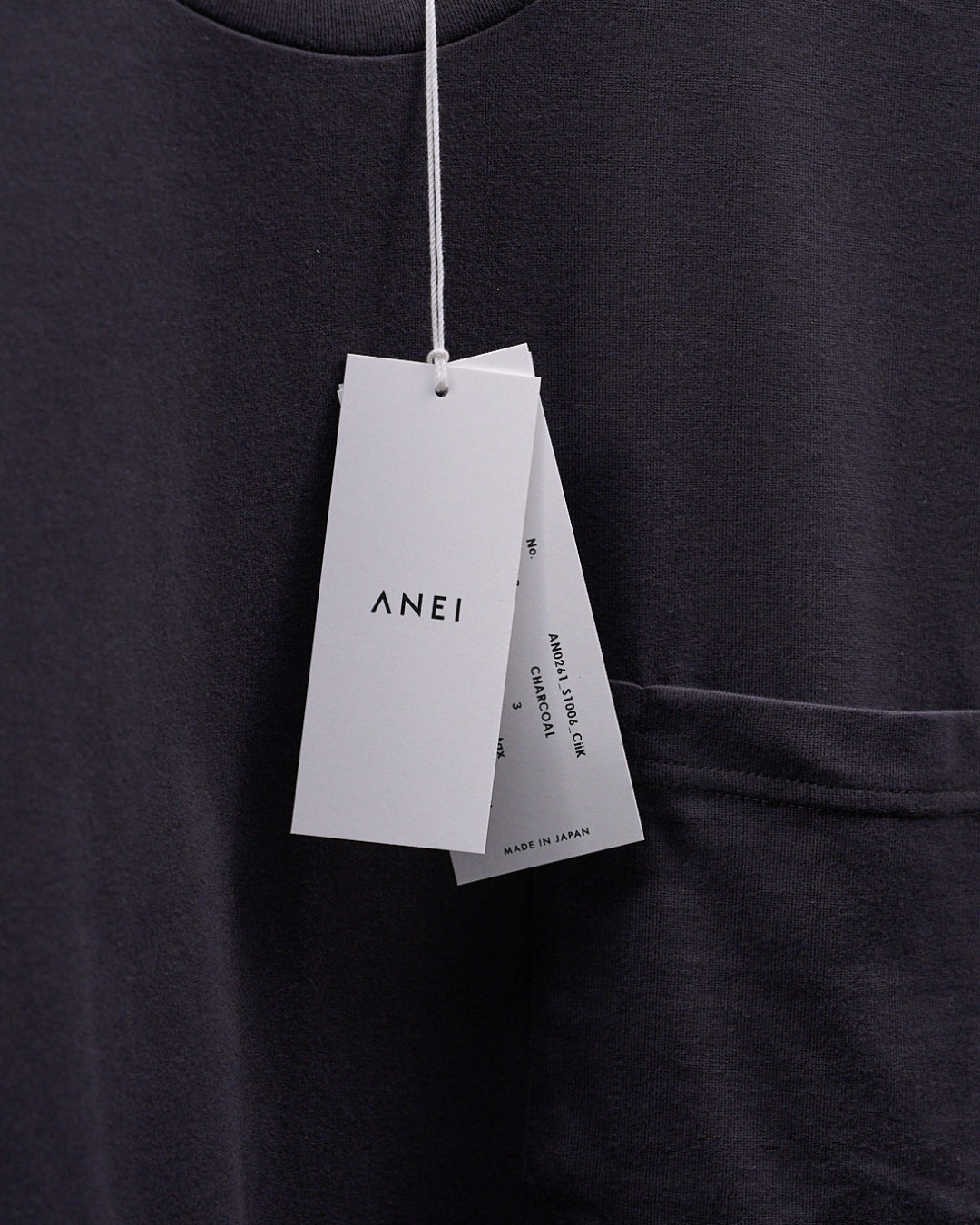 Round Pocket Tee -charcoal (RETOUCH Exclusive)-