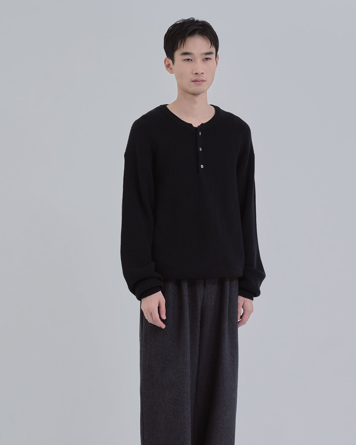 Wide Rib Henley Neck Knit -black-