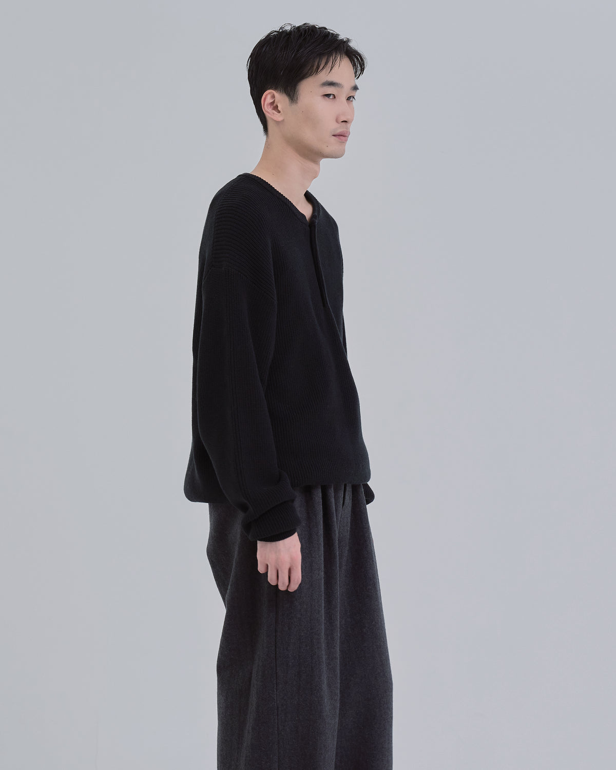 Wide Rib Henley Neck Knit -black-