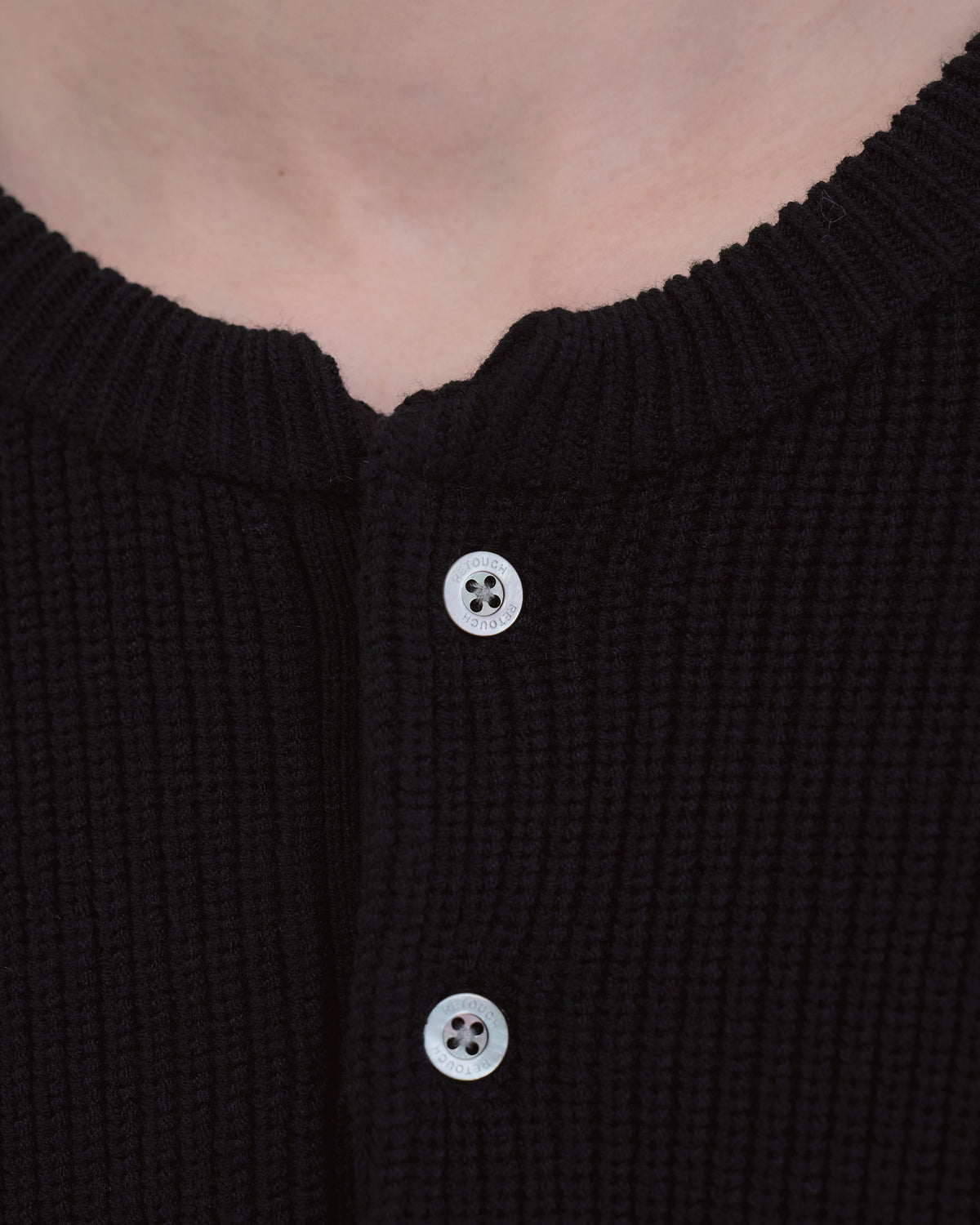 Wide Rib Henley Neck Knit -black-