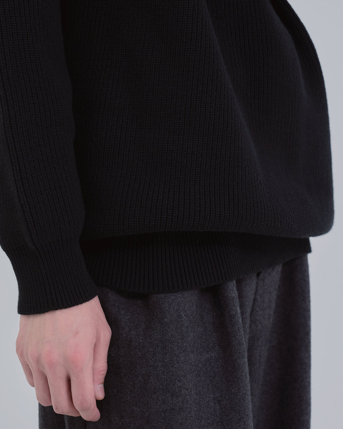 Wide Rib Henley Neck Knit -black-