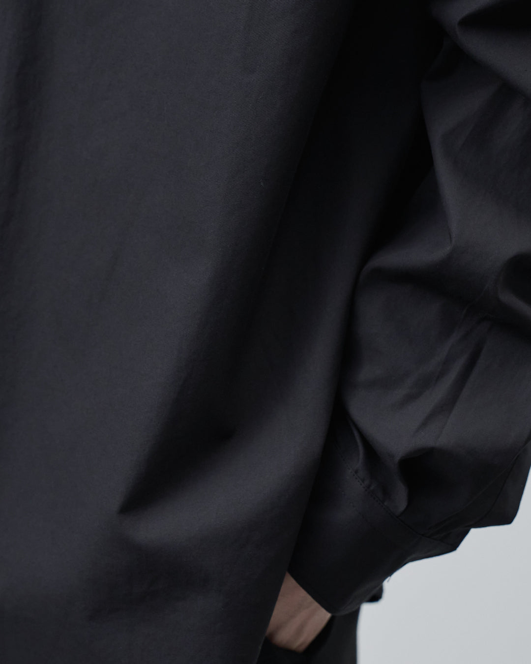 Relaxed Fit Regular Collar L/S Shirt -black-