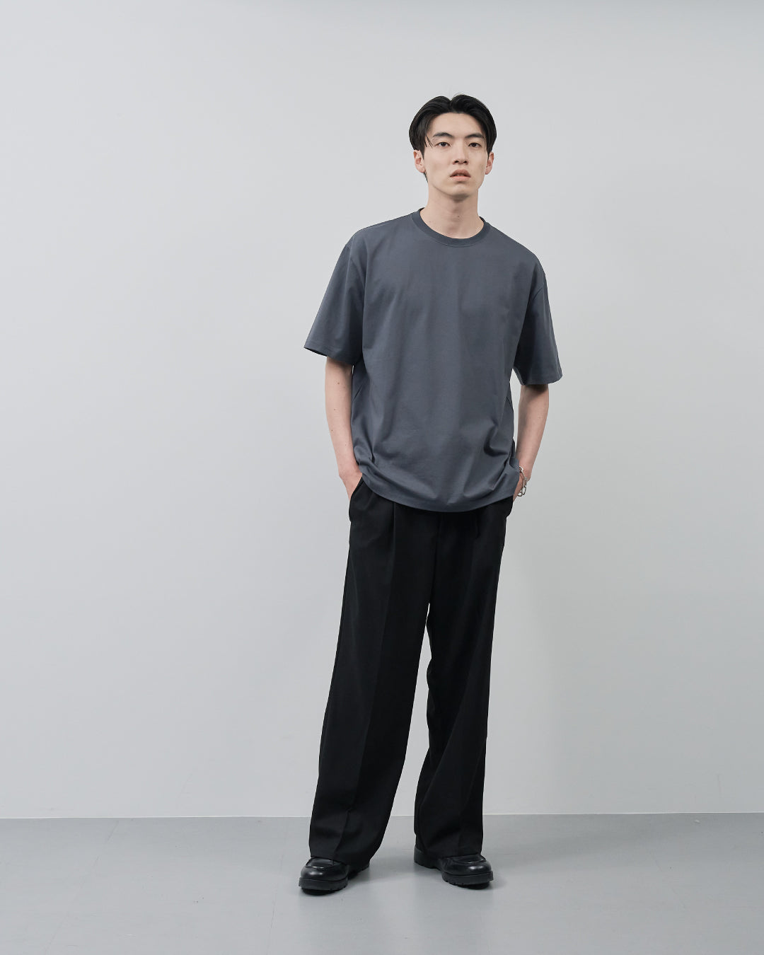 Pack S/S Tee -charcoal×navy-
