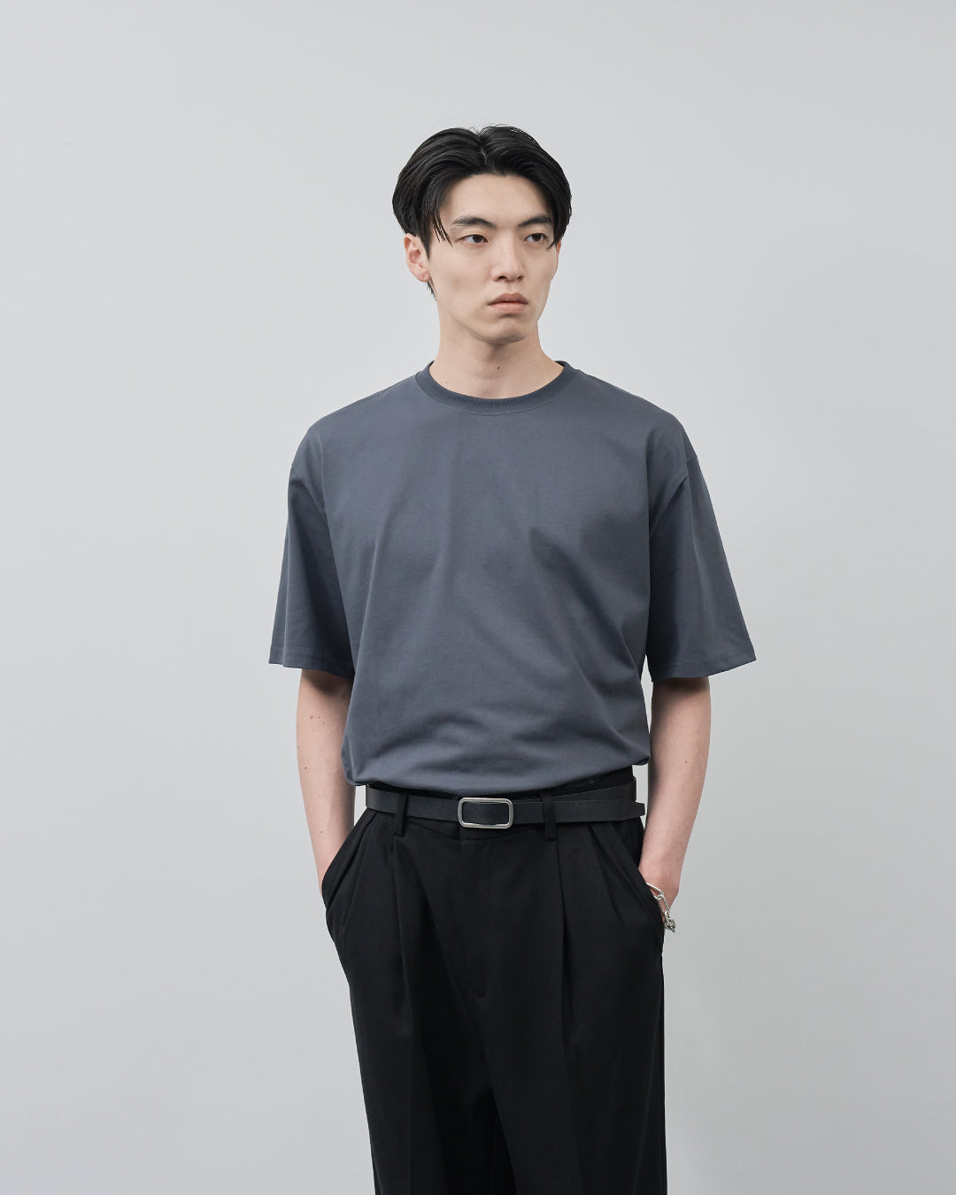 Pack S/S Tee -charcoal×black-
