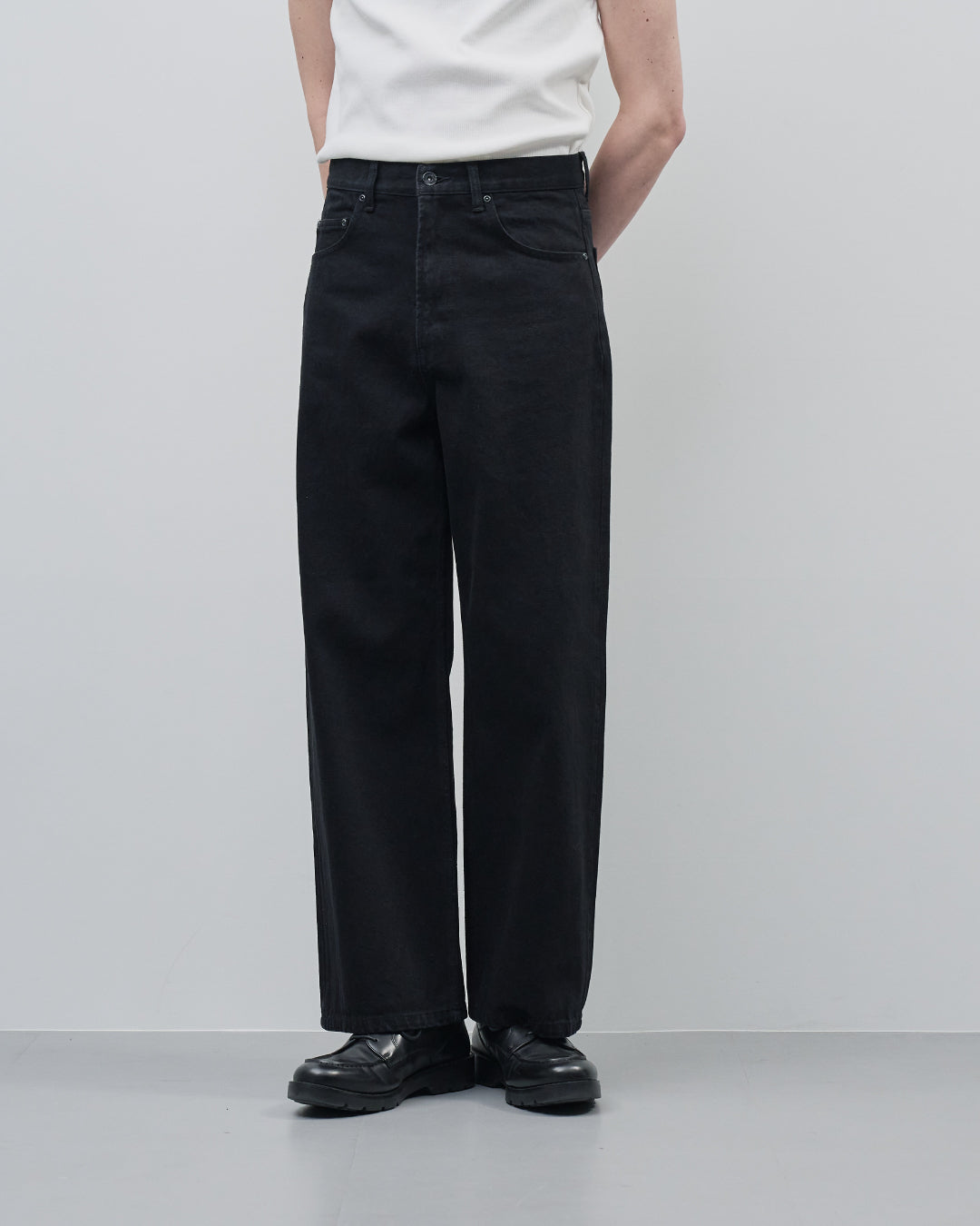 Straight Denim Pants -black-