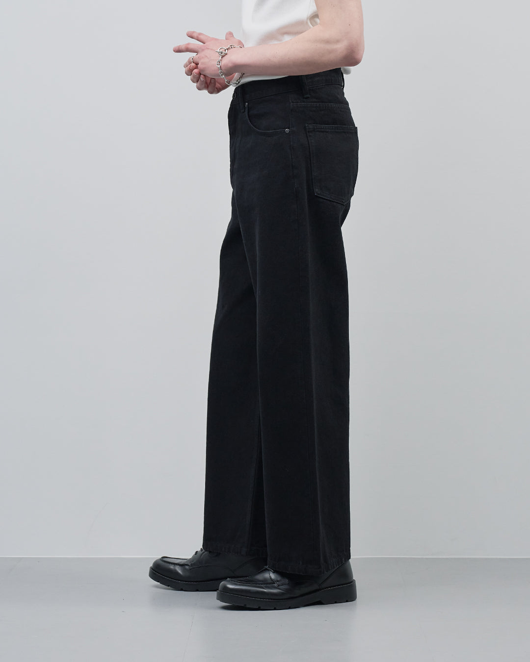 Straight Denim Pants -black-