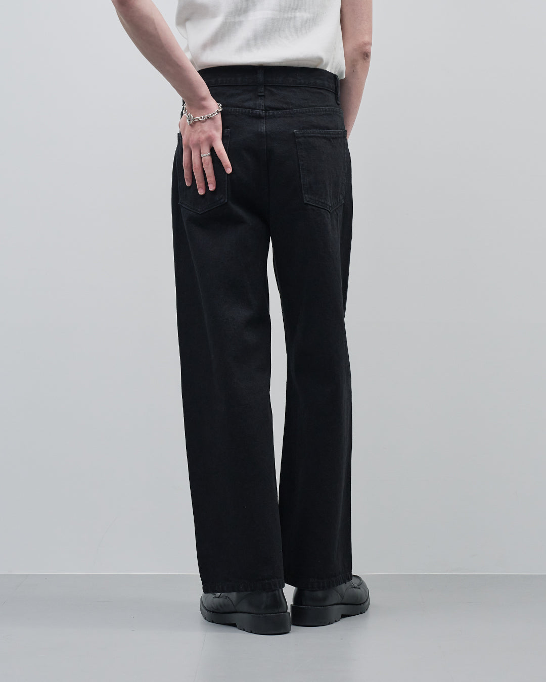 Straight Denim Pants -black-