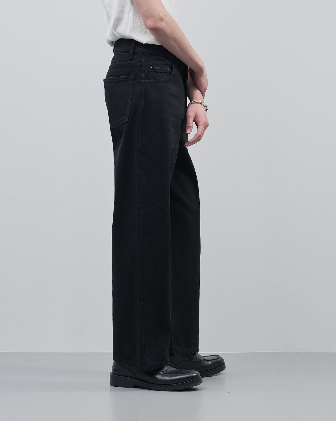 Straight Denim Pants -black-
