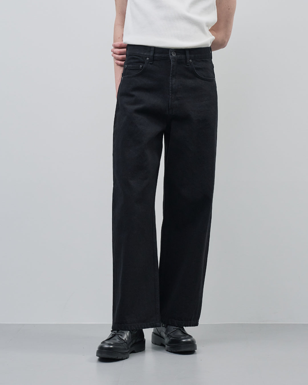 Straight Denim Pants -black-