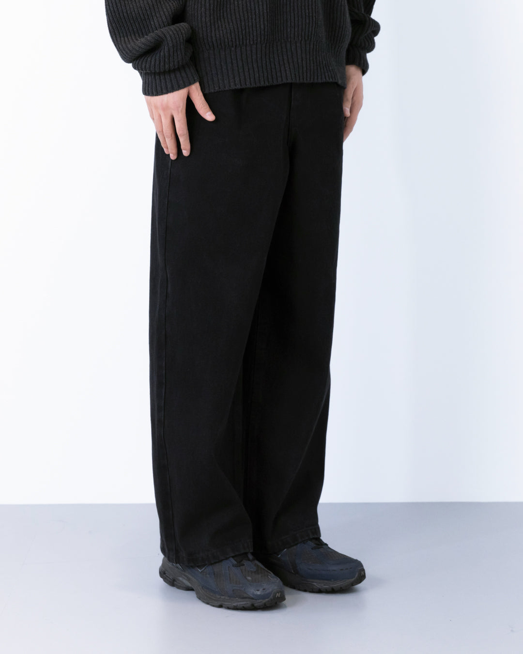 Wide Straight Denim Pants -black-