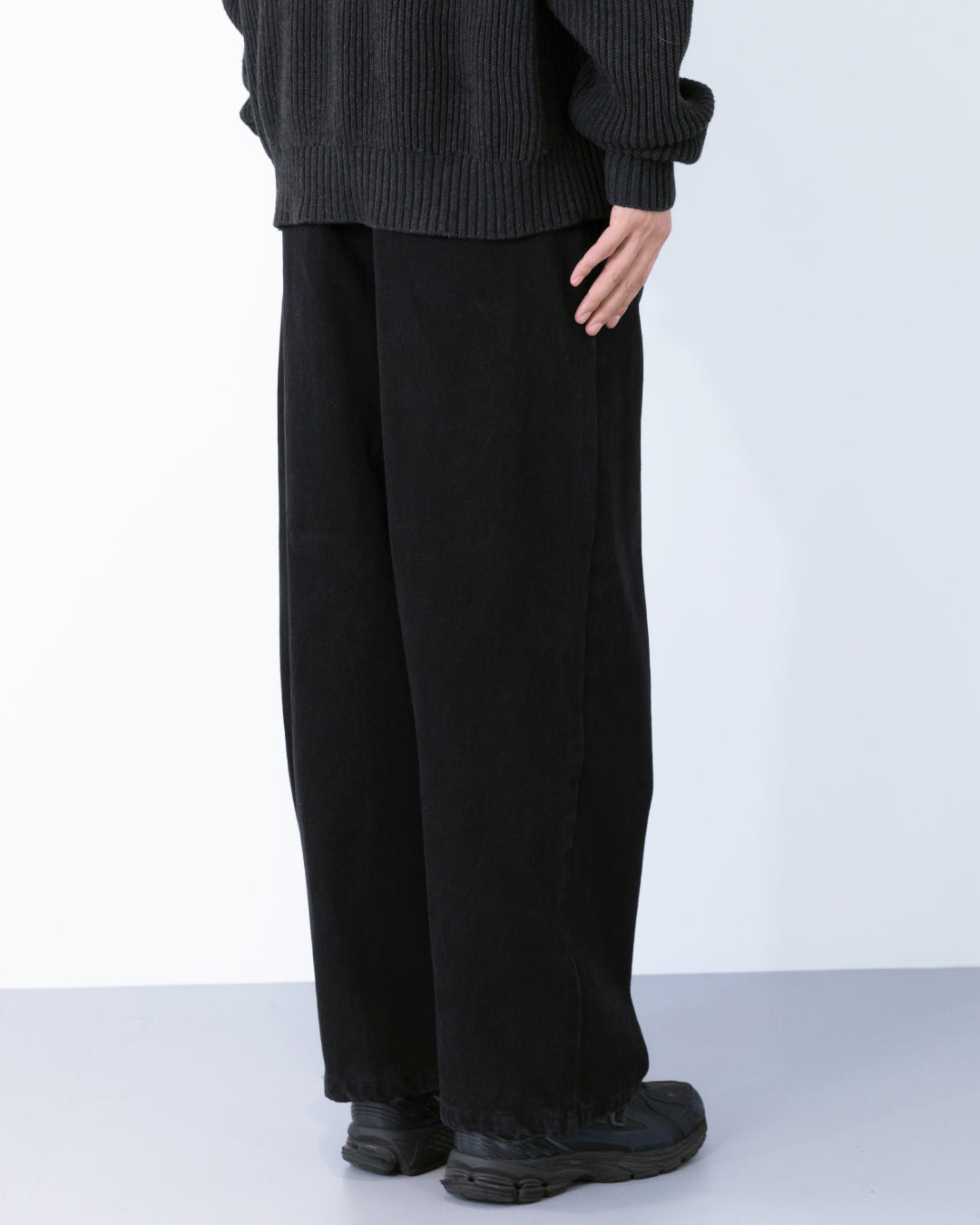 Wide Straight Denim Pants -black-