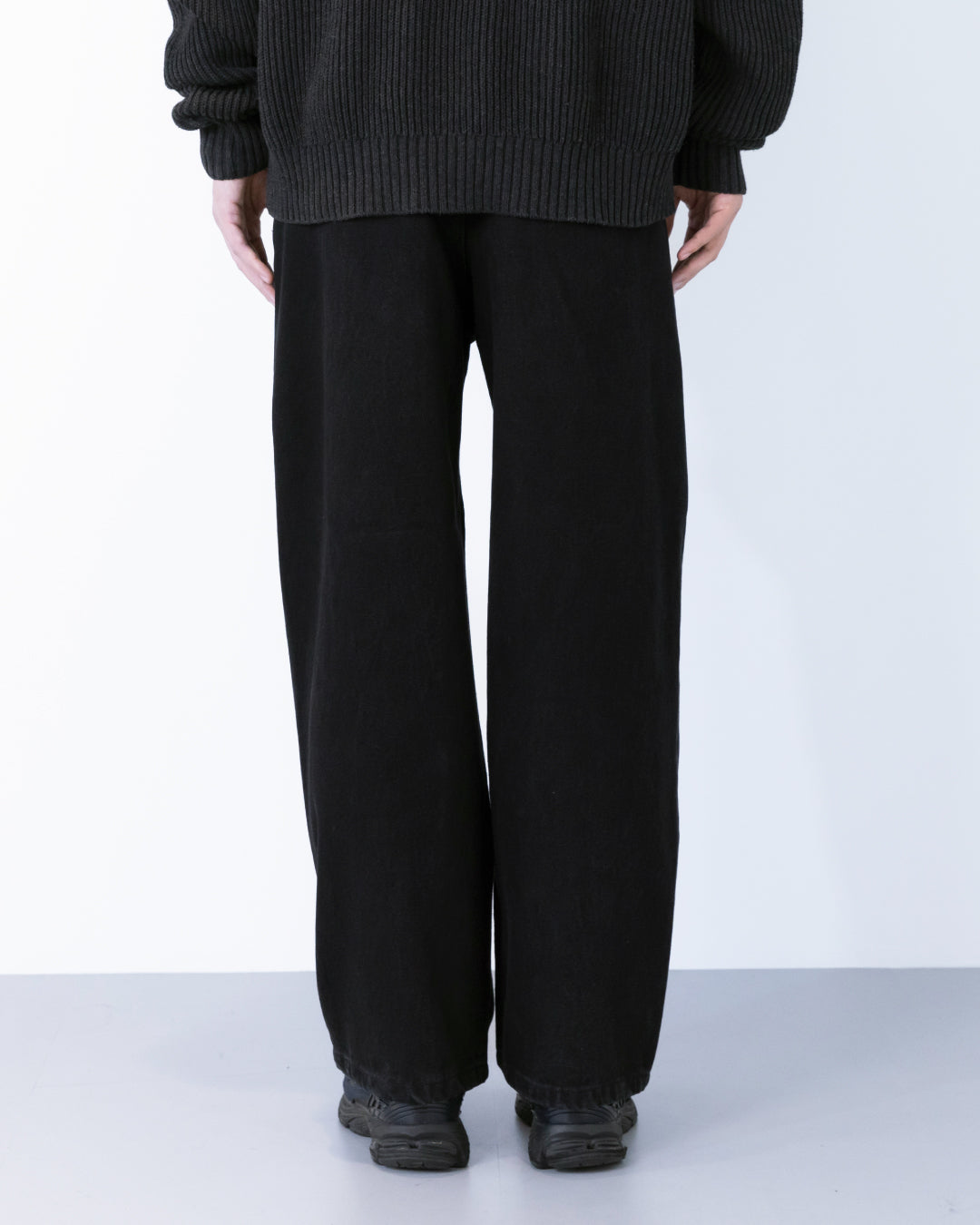 Wide Straight Denim Pants -black-