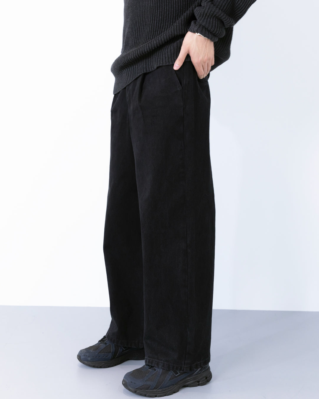 Wide Straight Denim Pants -black-