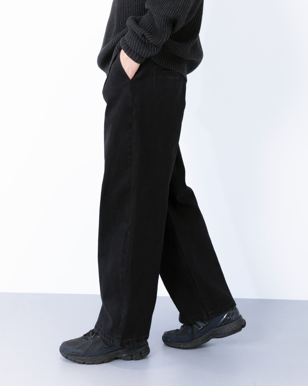 Wide Straight Denim Pants -black-