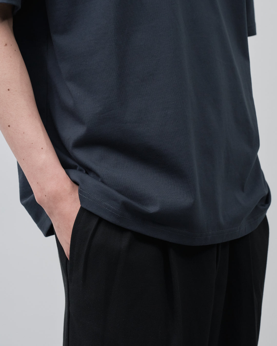 Pack S/S Tee -charcoal×navy-