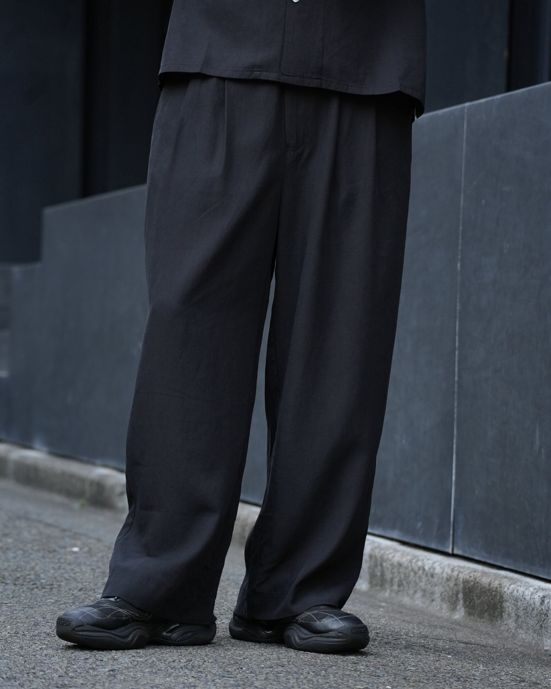 Linen Blend Wide Slacks -black-