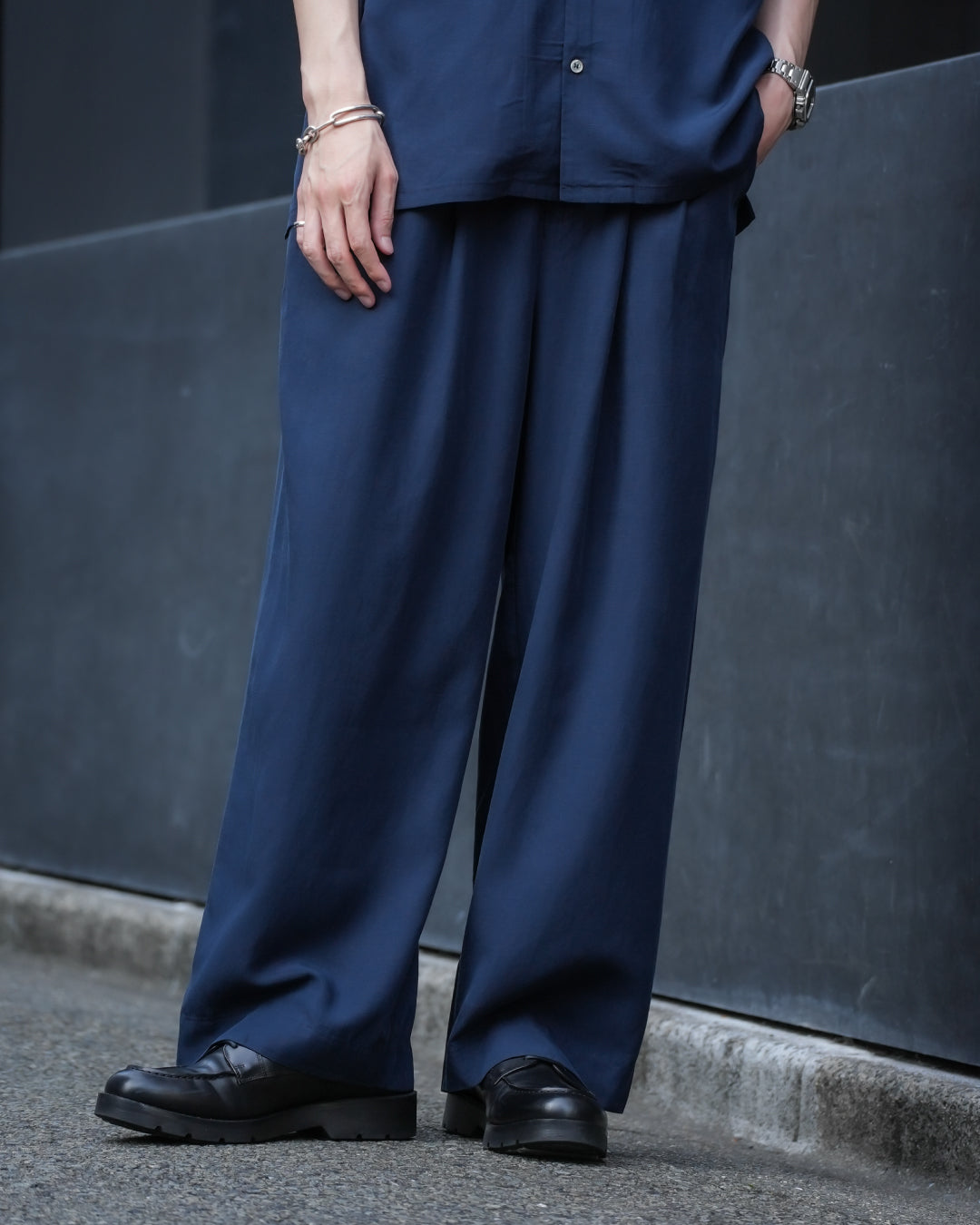 Linen Blend Wide Slacks -black-