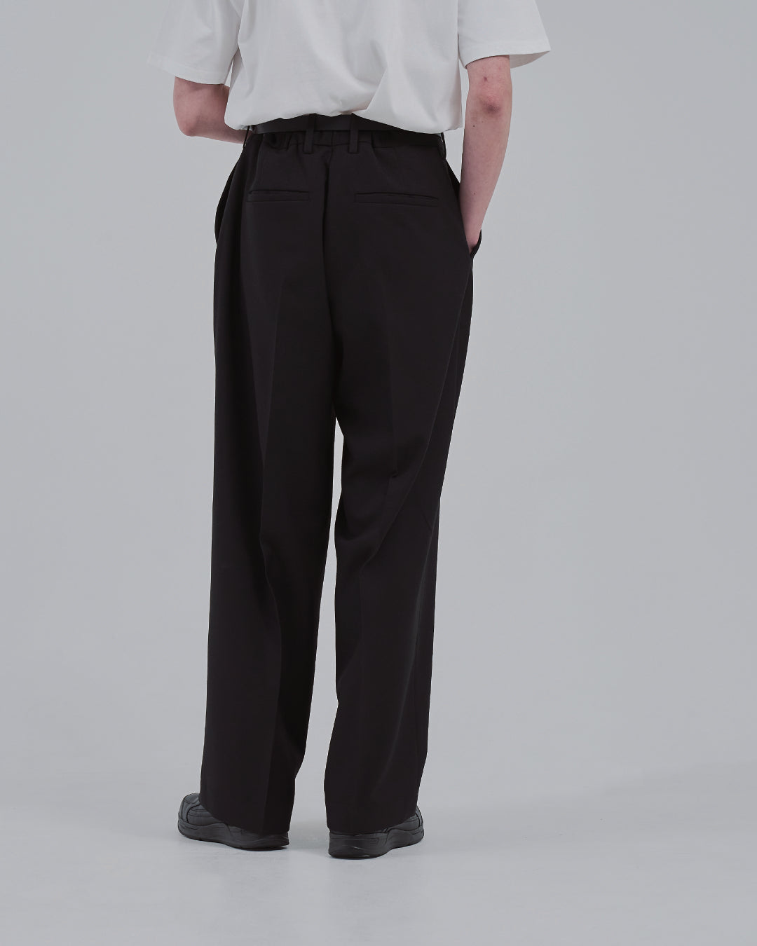Barrel Leg Wide Slacks -black-