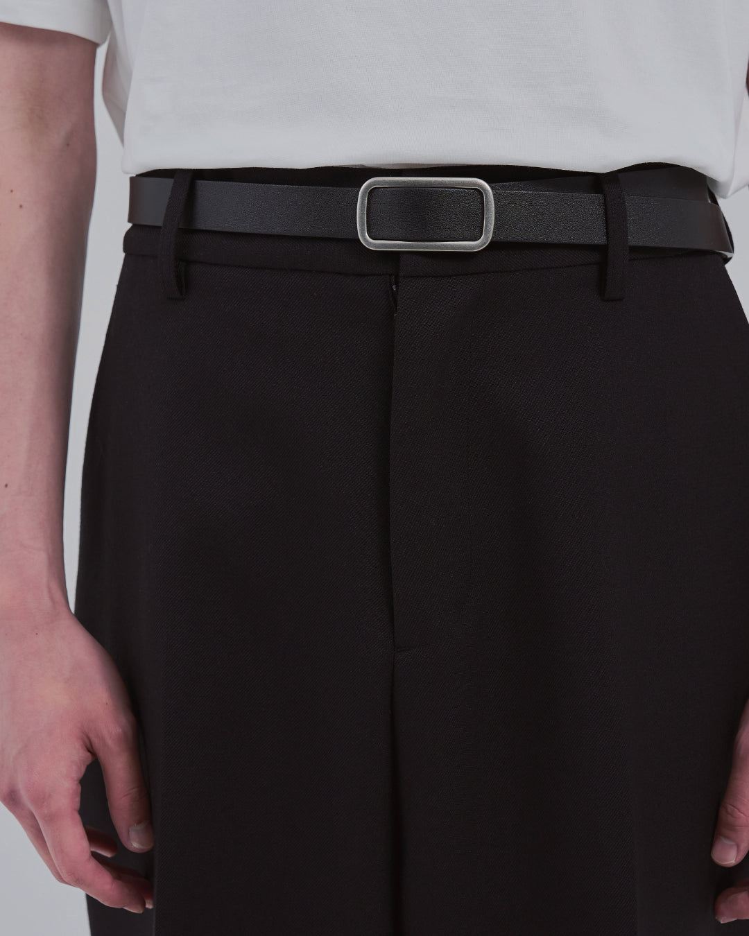 Barrel Leg Wide Slacks -black-