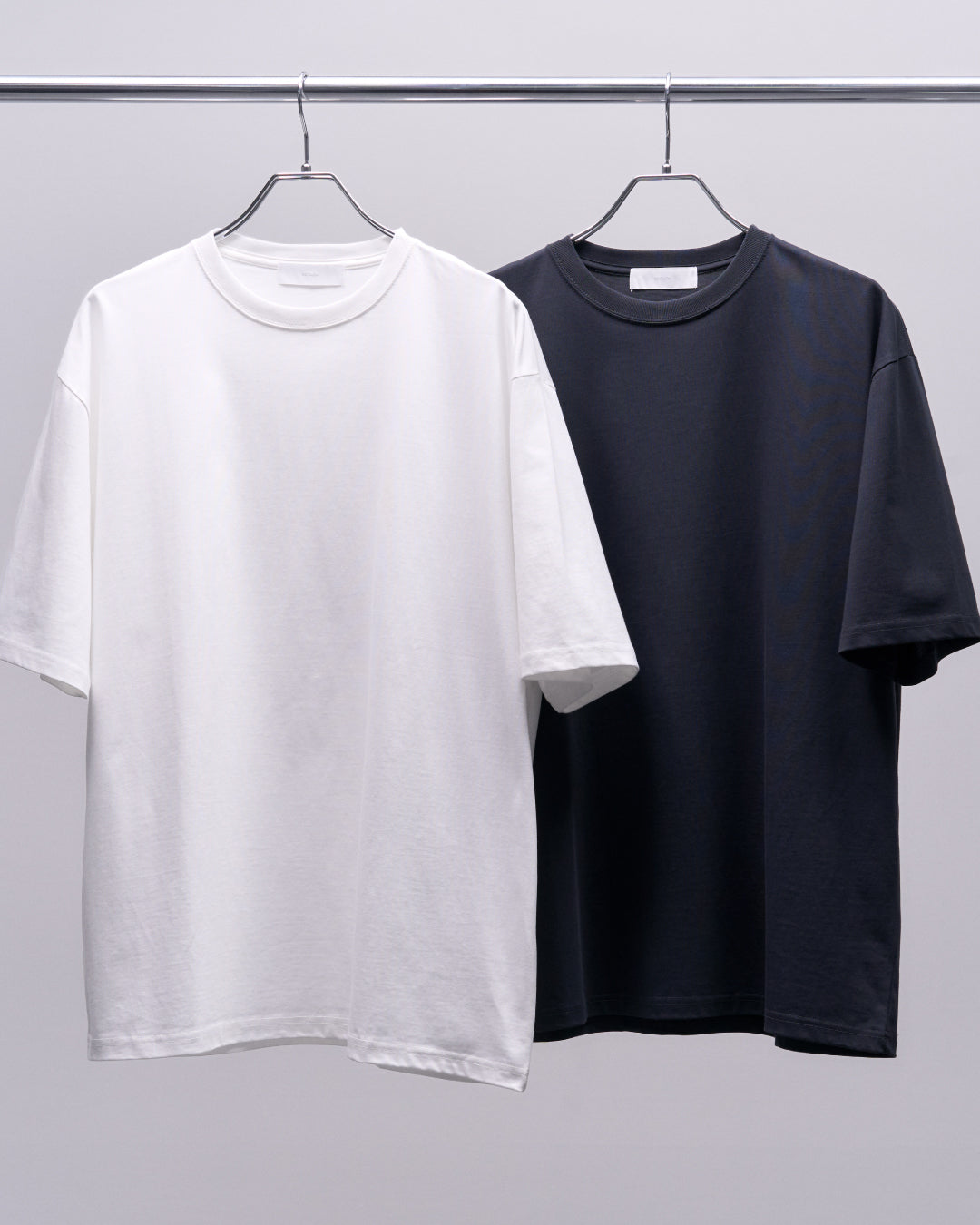 Pack S/S Tee -charcoal×black-
