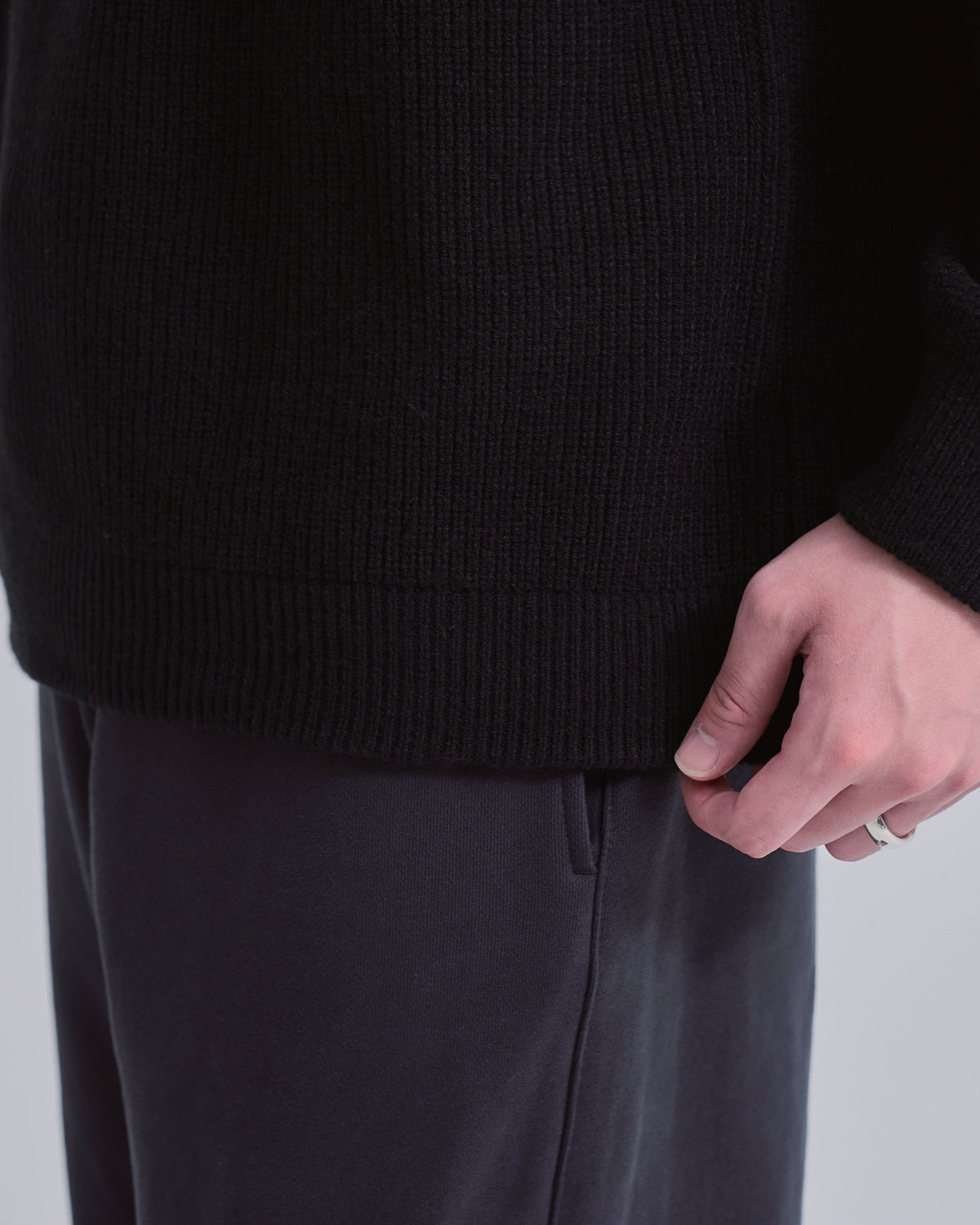 Elbow Patch Rib Crewneck Knit -black-