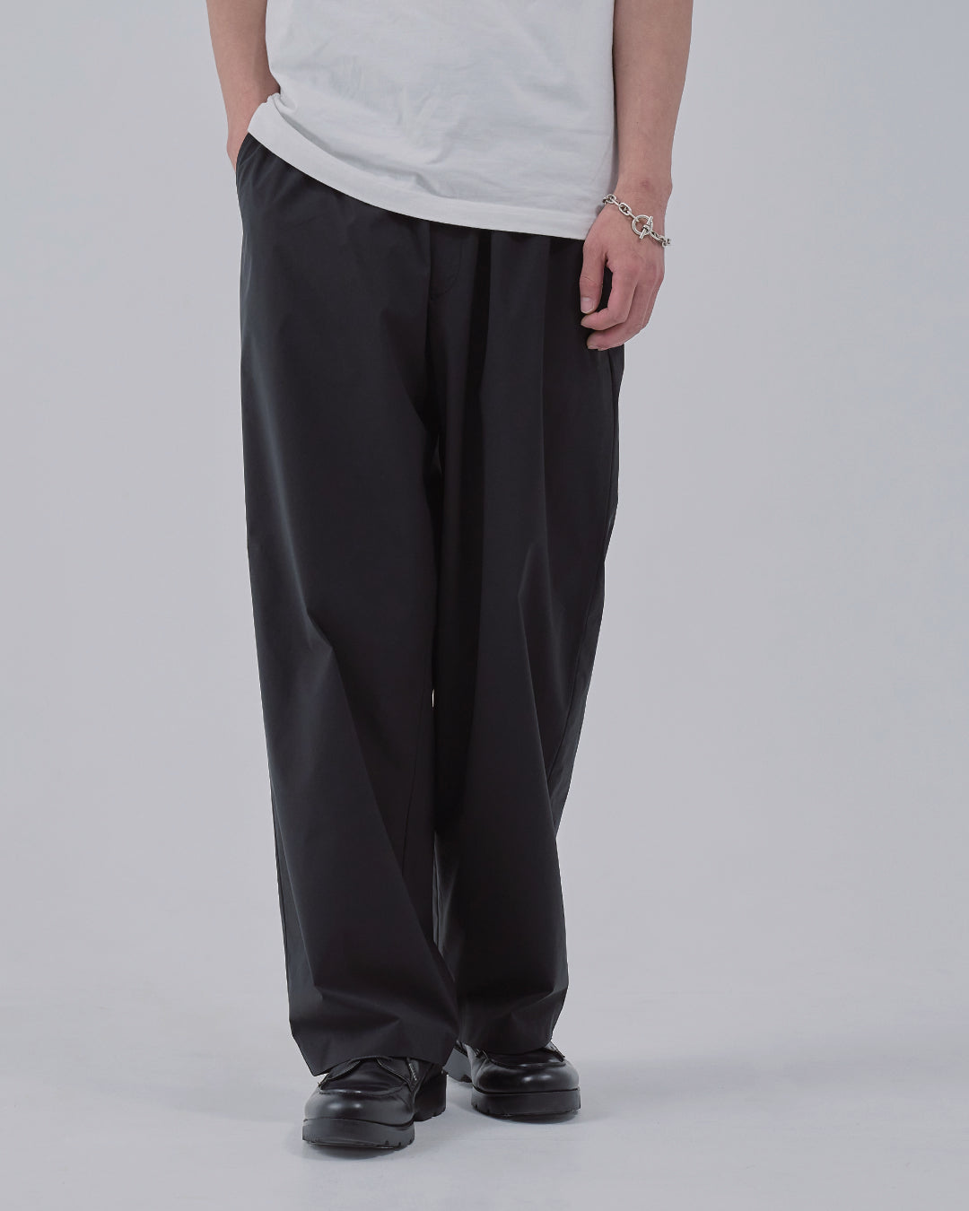 SOLOTEX Easy Slacks -black-｜メンズアパレル｜【公式】RETOUCH