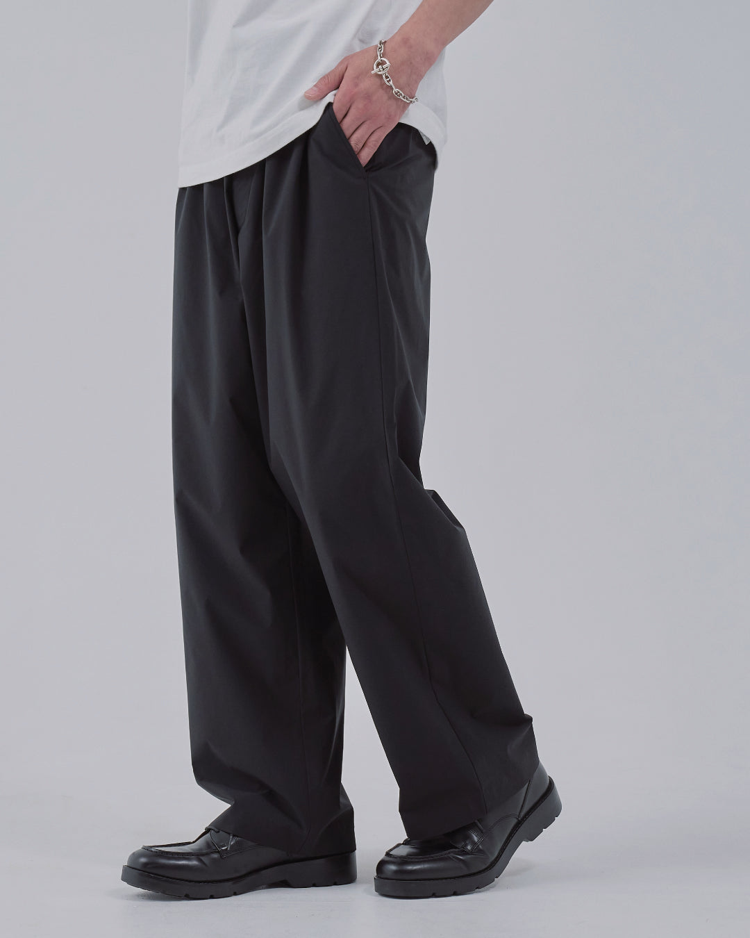 SOLOTEX Easy Slacks -black-｜メンズアパレル｜【公式】RETOUCH