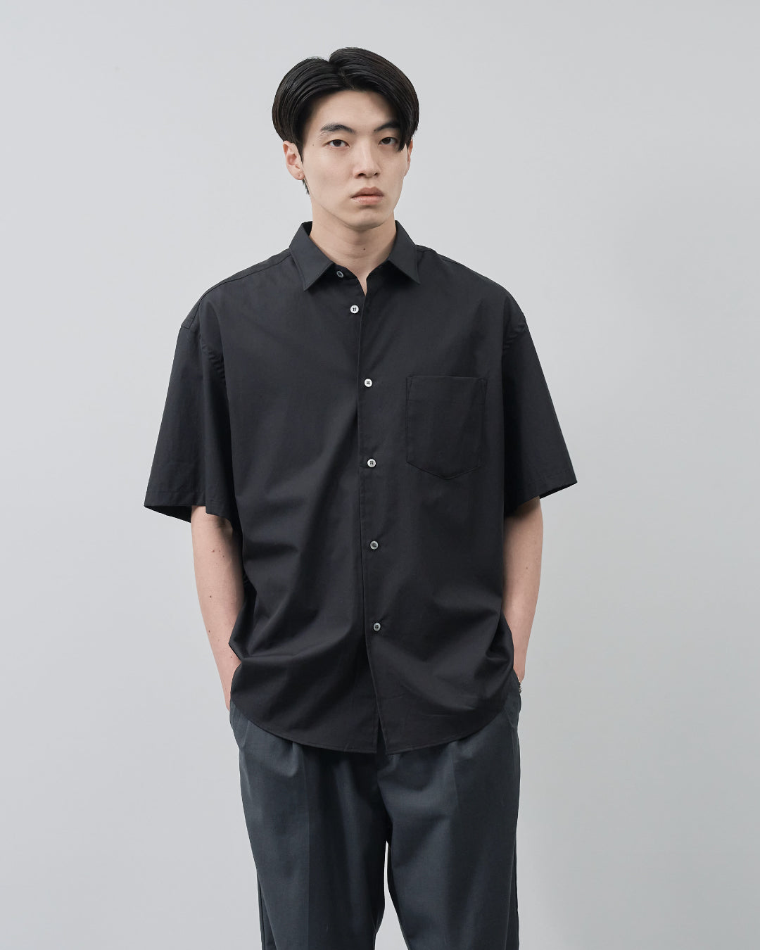 Relaxed Fit S/S Regular Collar Shirt -black-