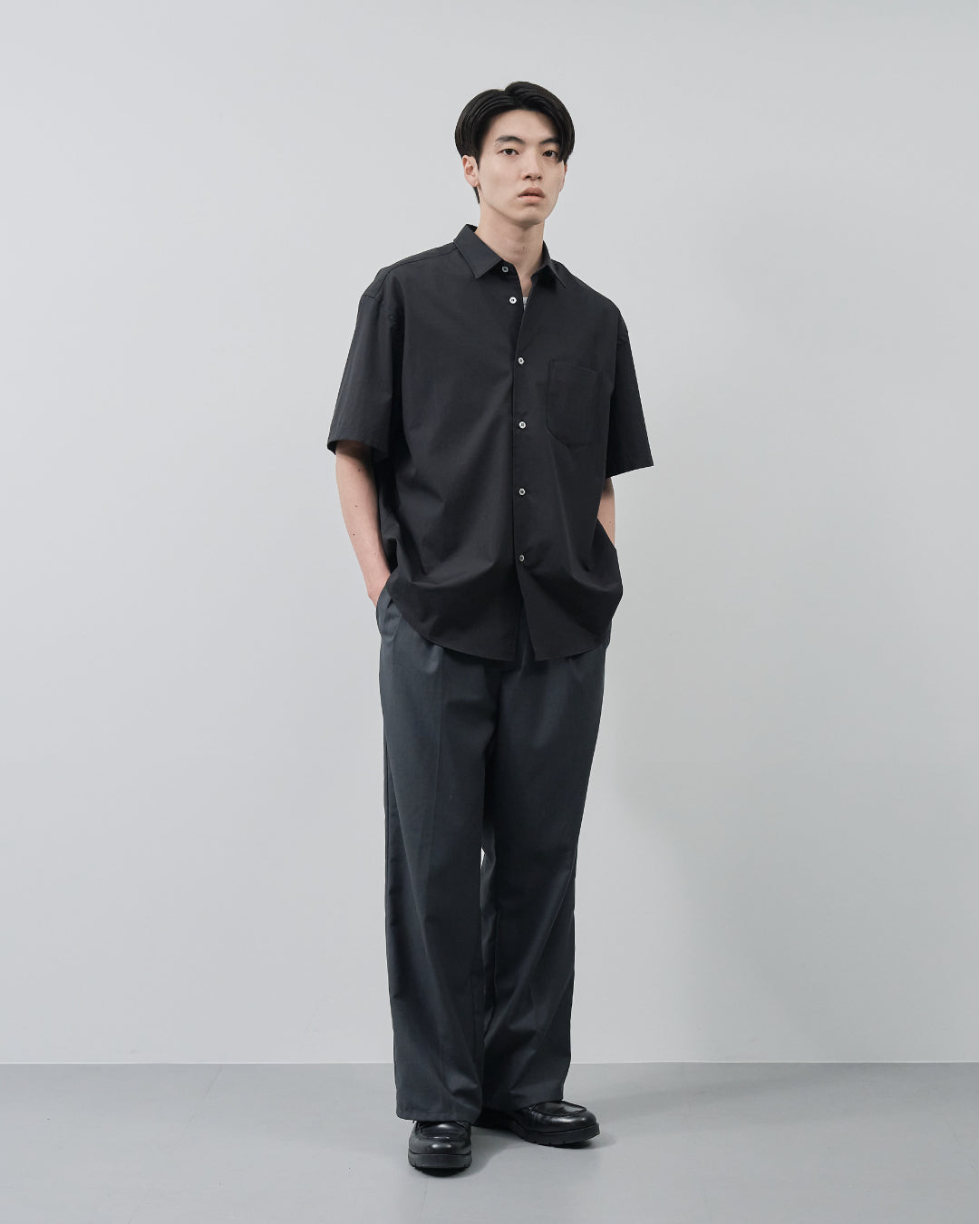 Relaxed Fit S/S Regular Collar Shirt -black-