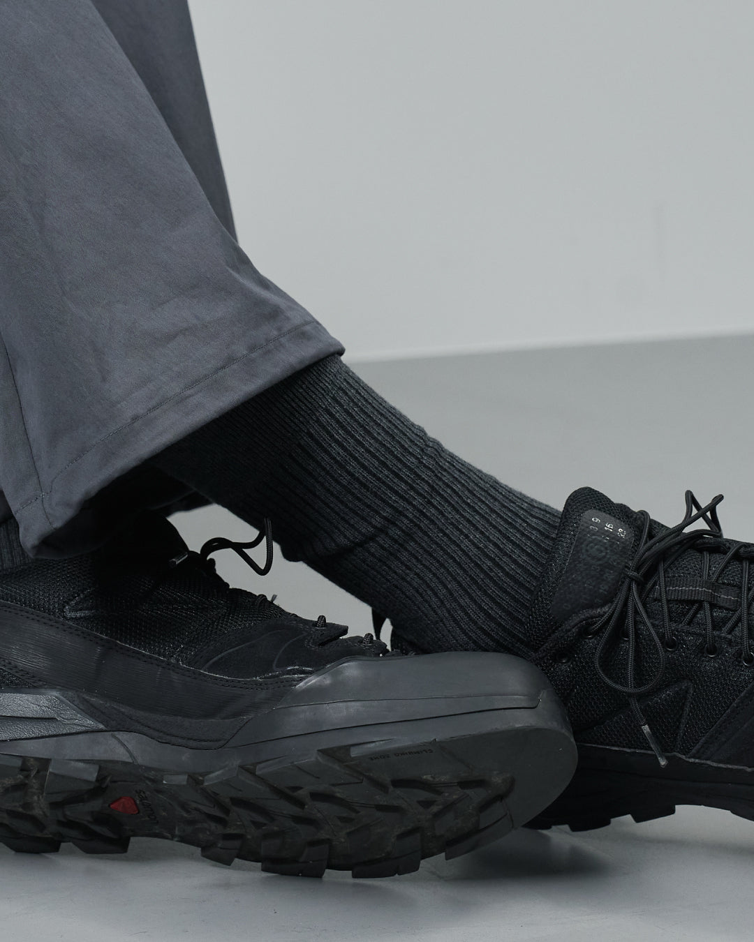 Logo Rib Socks -charcoal-