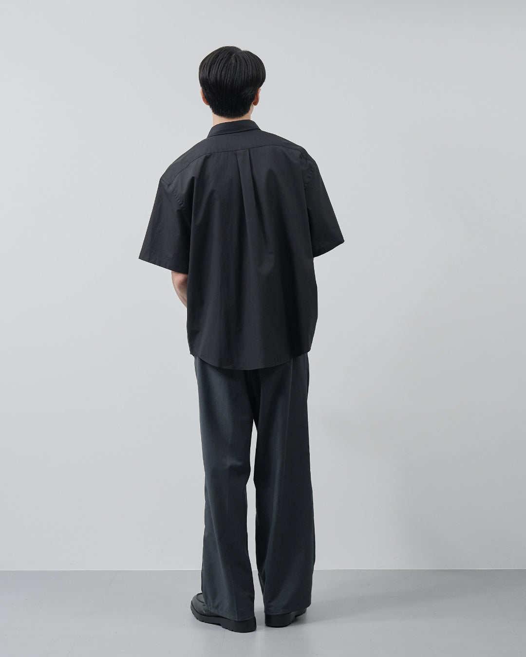 Relaxed Fit S/S Regular Collar Shirt -black-