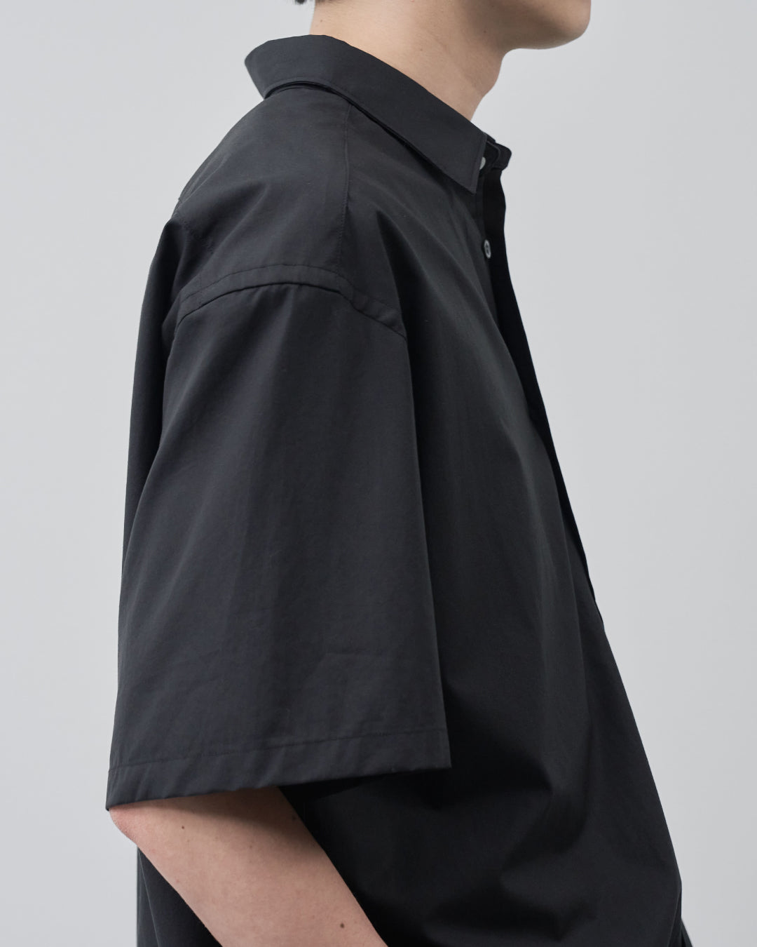 Relaxed Fit S/S Regular Collar Shirt -black-