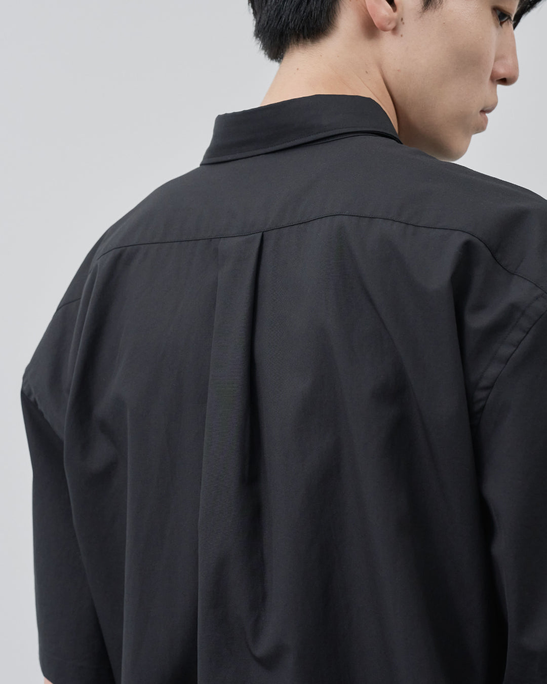 Relaxed Fit S/S Regular Collar Shirt -black-