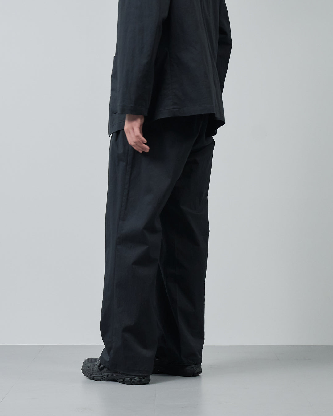 Cotton×Nylon Wide Straight Easy Slacks -black-