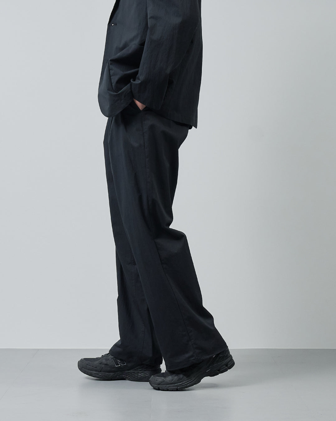 Cotton×Nylon Wide Straight Easy Slacks -black-