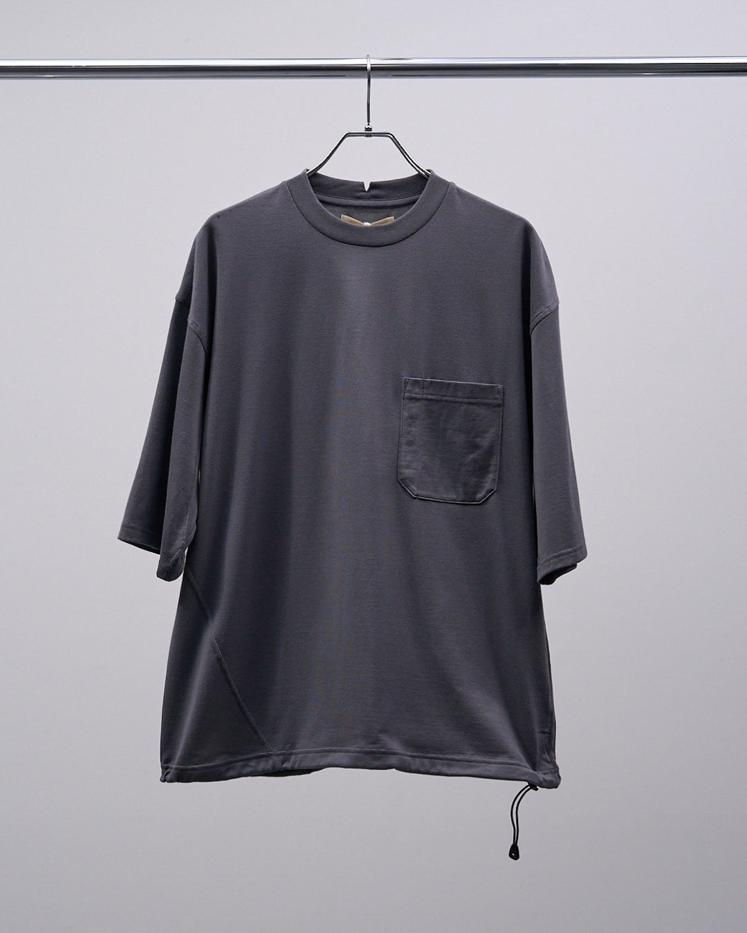Round Pocket Tee -ash (RETOUCH Exclusive)-