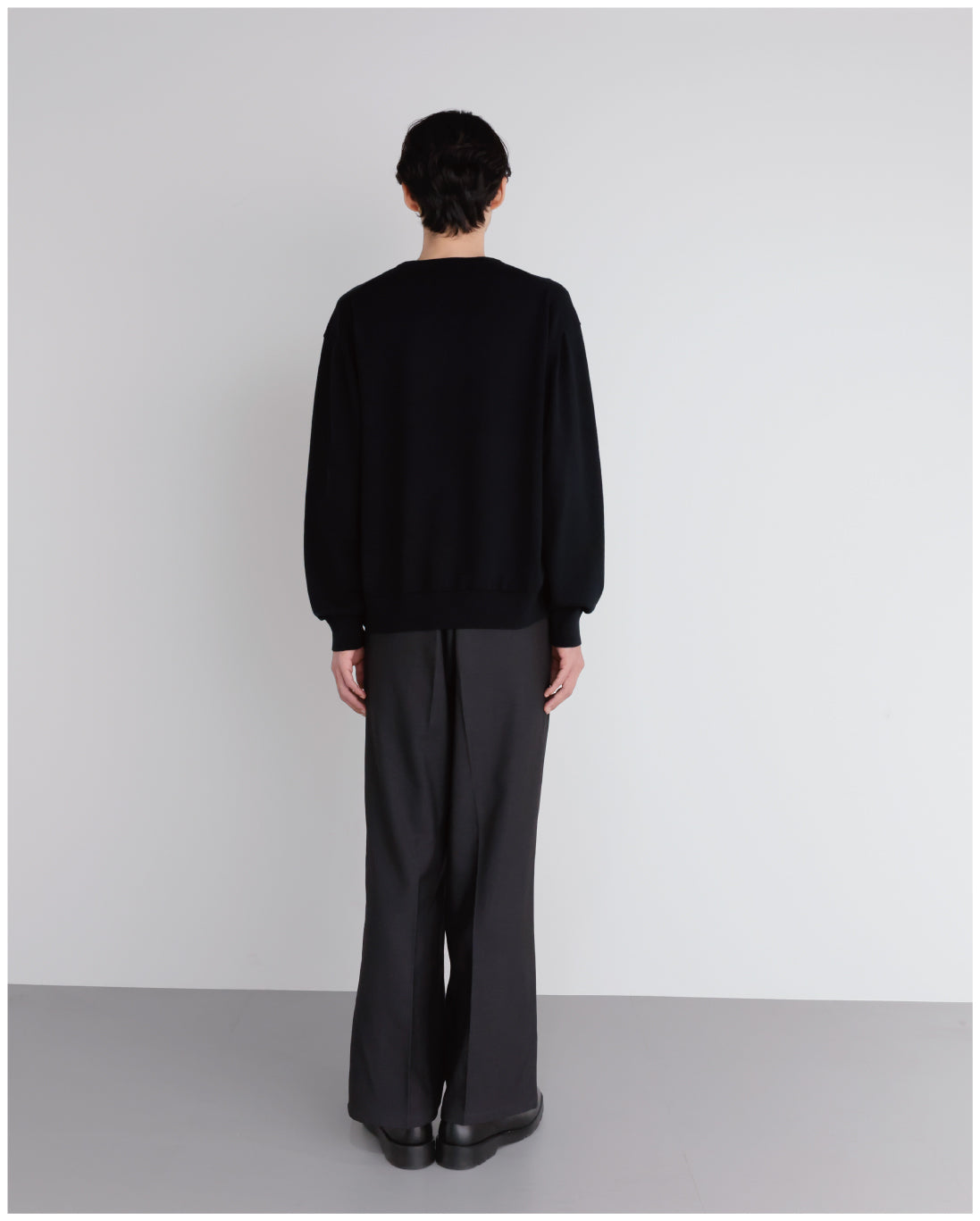 14G Cashmere Mix Crewneck Knit -black-